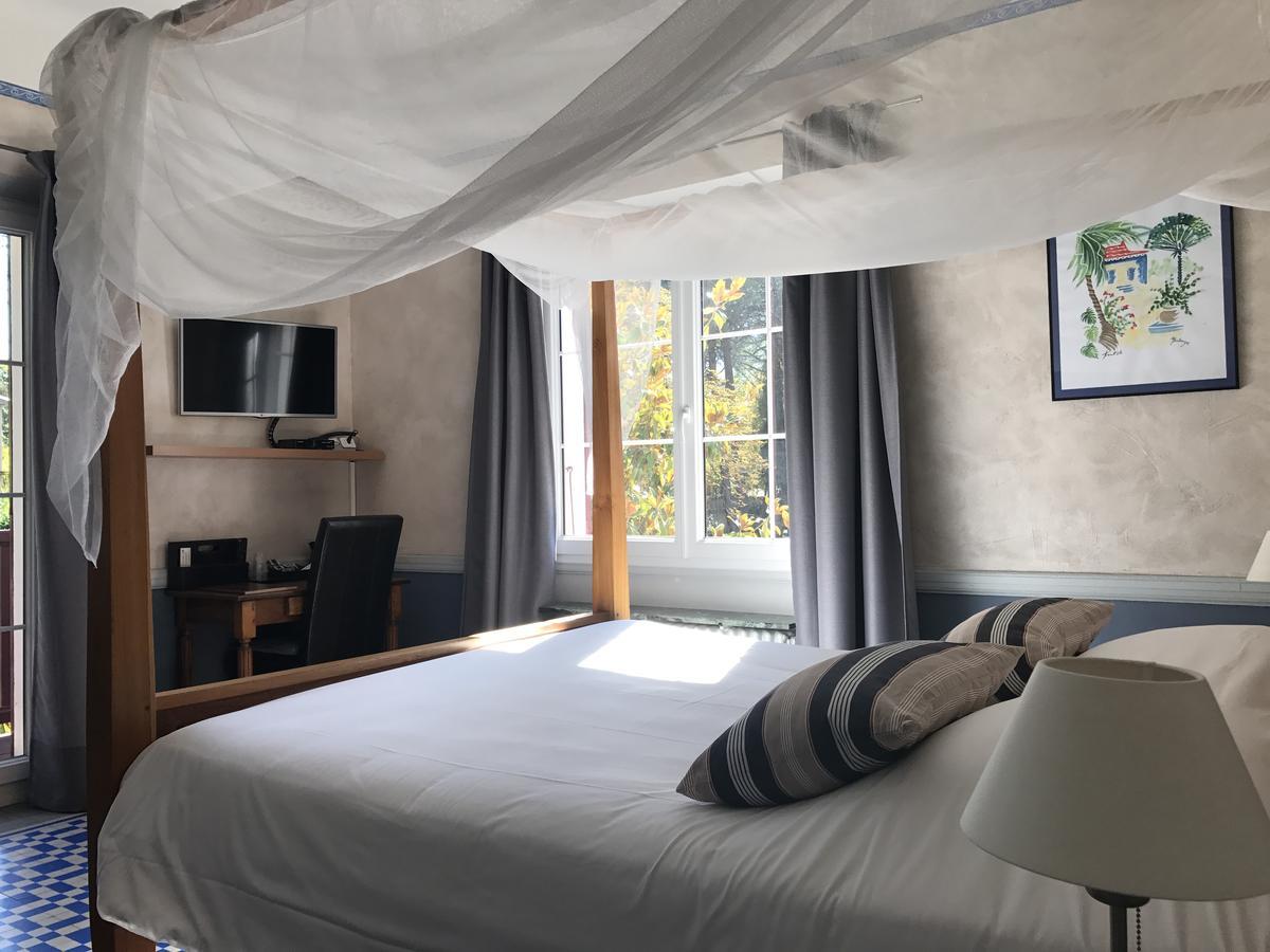 La Villa Du Parc Prades  Pokoj fotografie