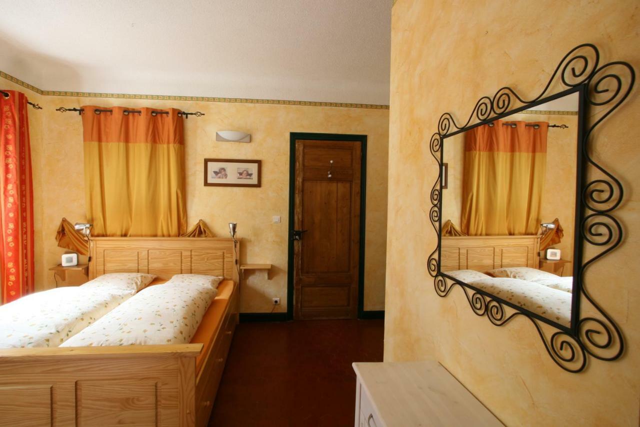 La Villa Du Parc Prades  Pokoj fotografie